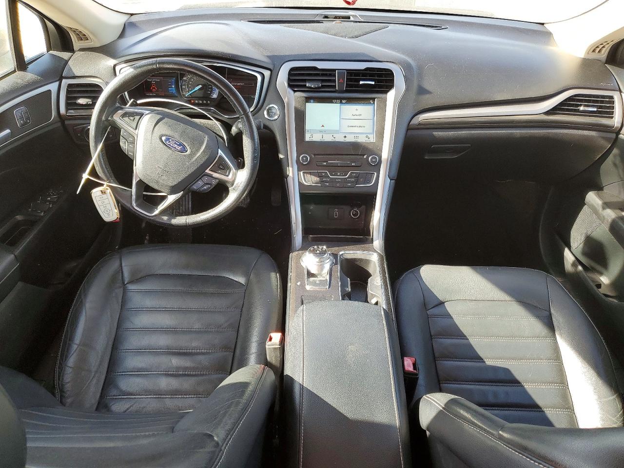 2017 FORD FUSION SE photo 8