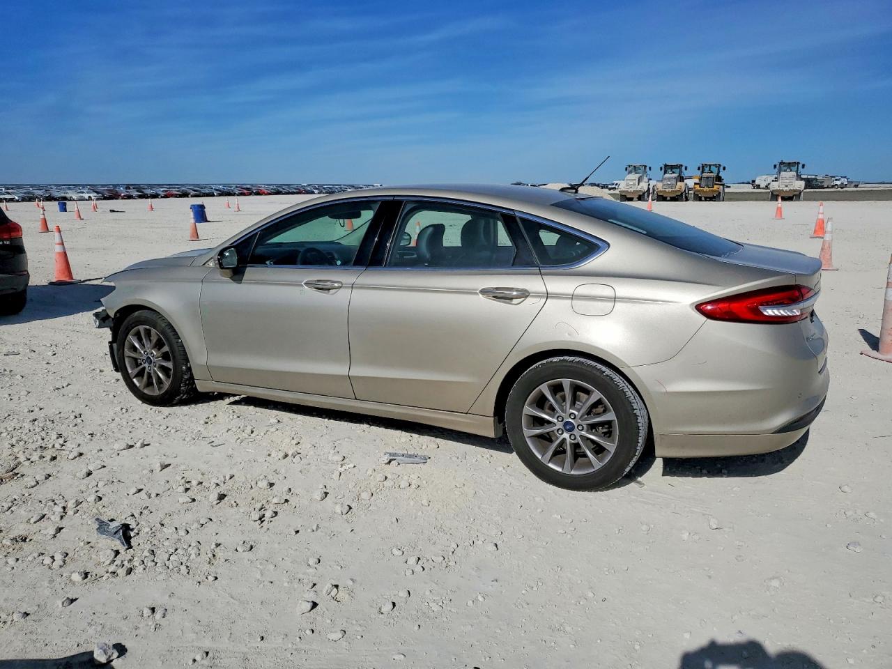2017 FORD FUSION SE photo 2