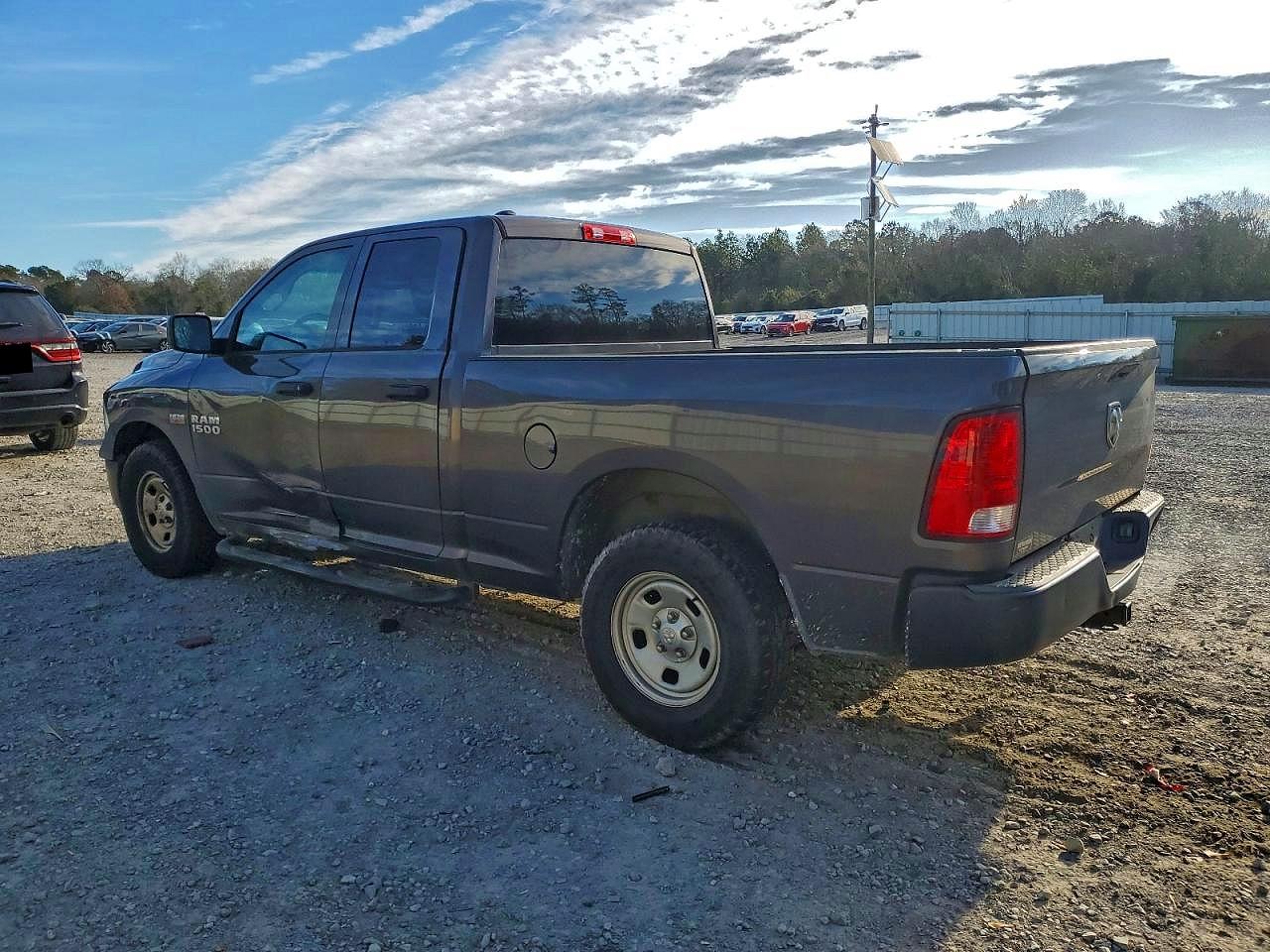 2018 RAM 1500 ST photo 2