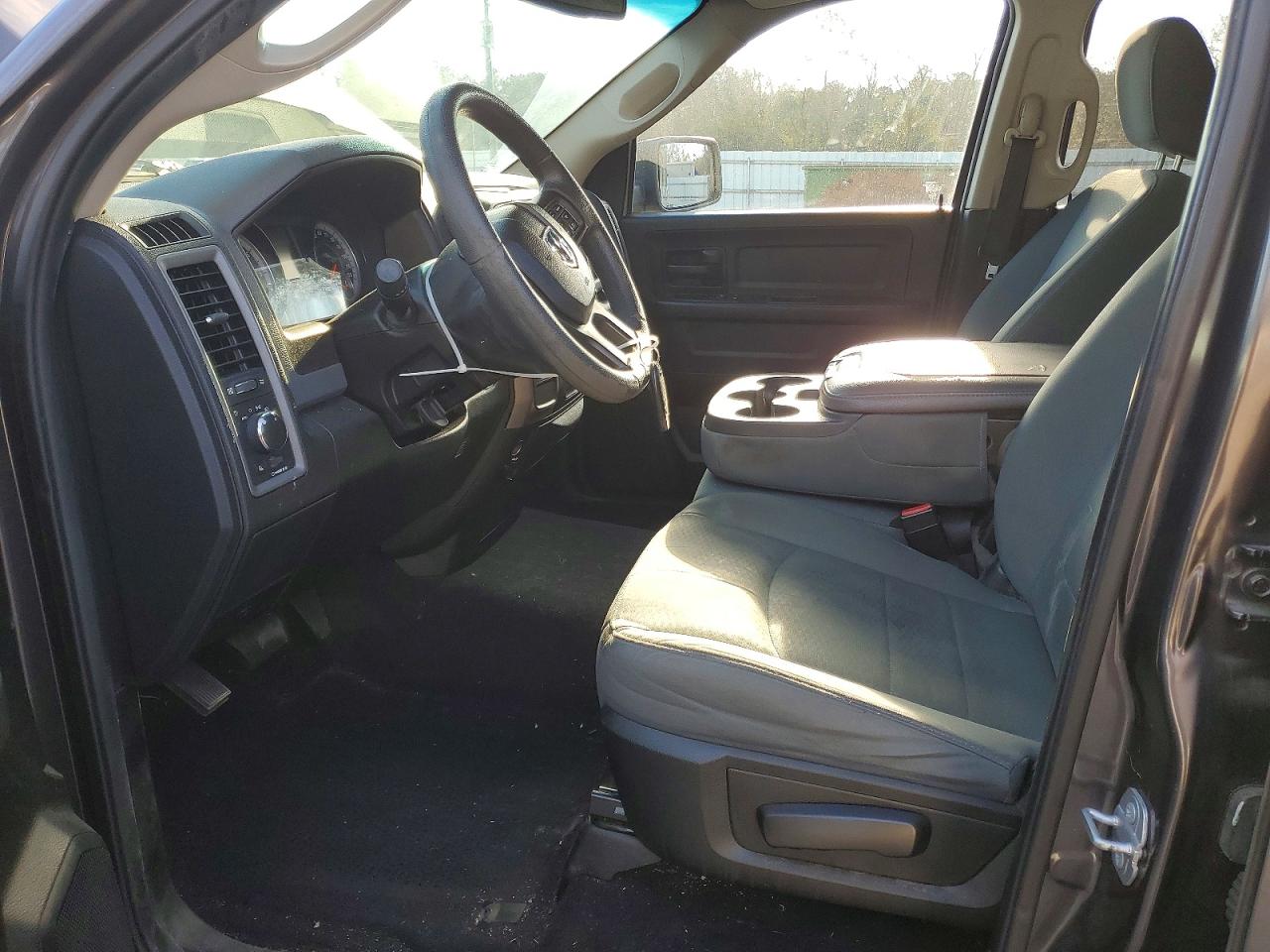 2018 RAM 1500 ST photo 7