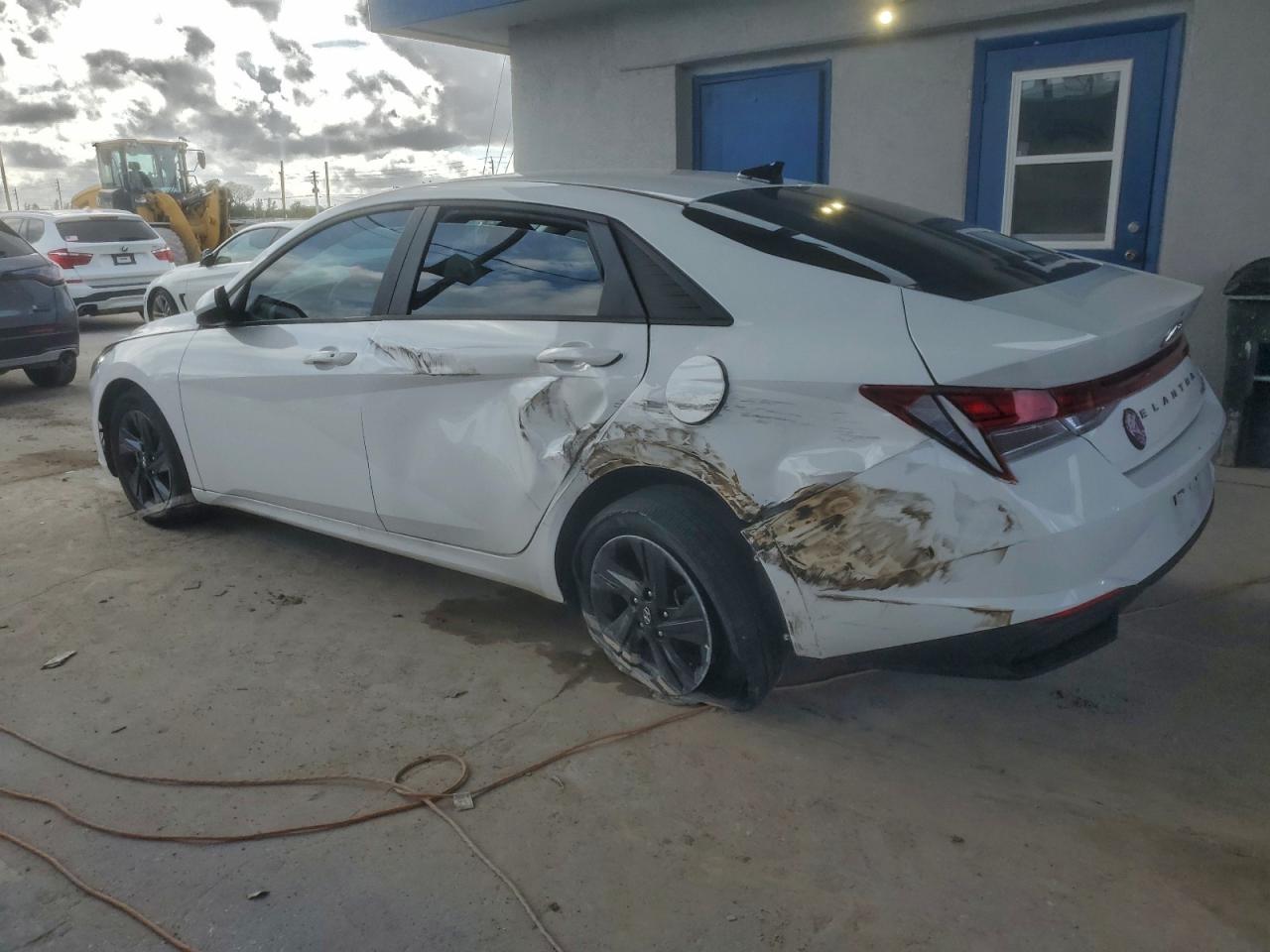 2023 HYUNDAI ELANTRA BLUE photo 2