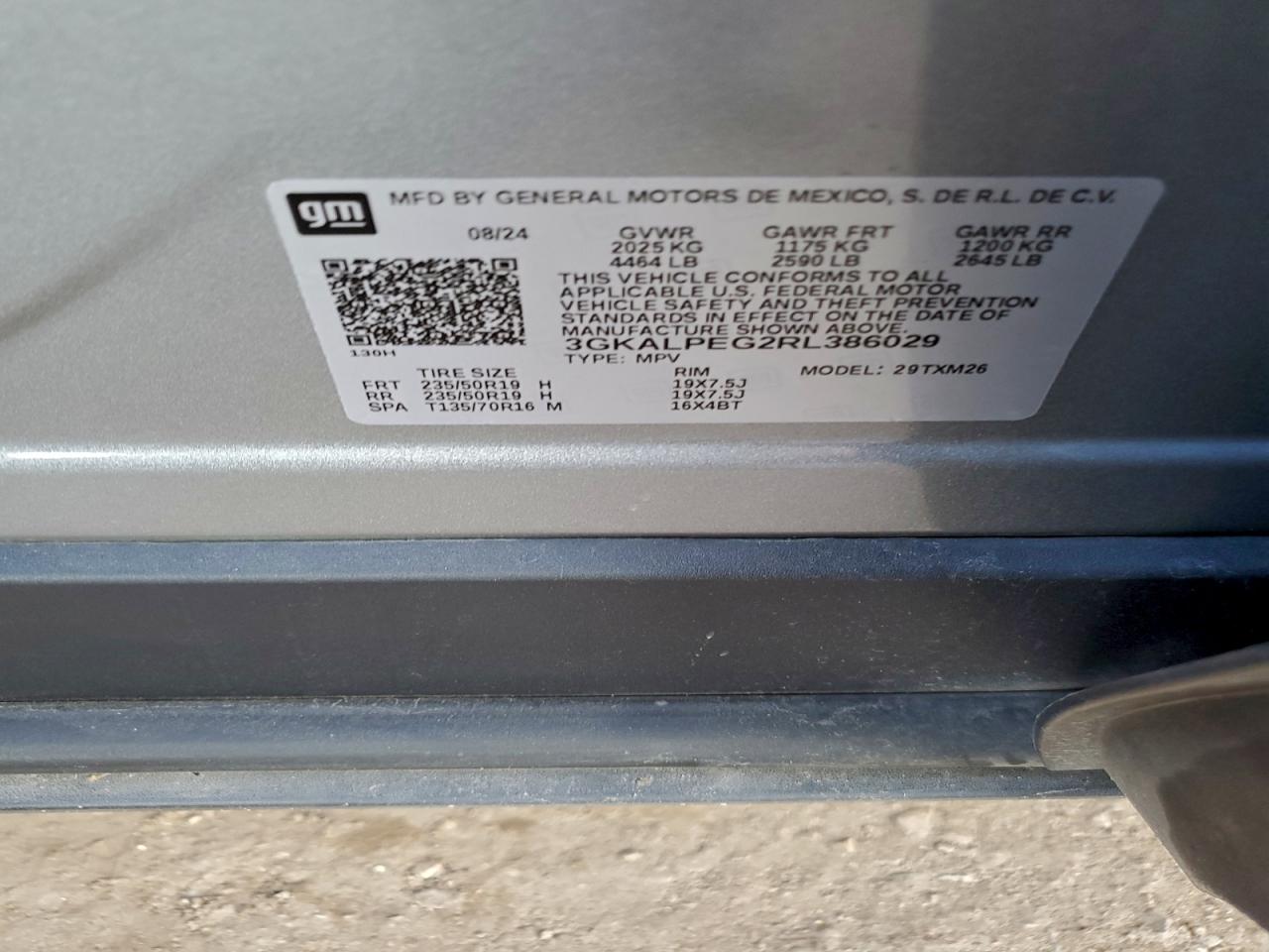 2024 GMC TERRAIN SLT photo 12
