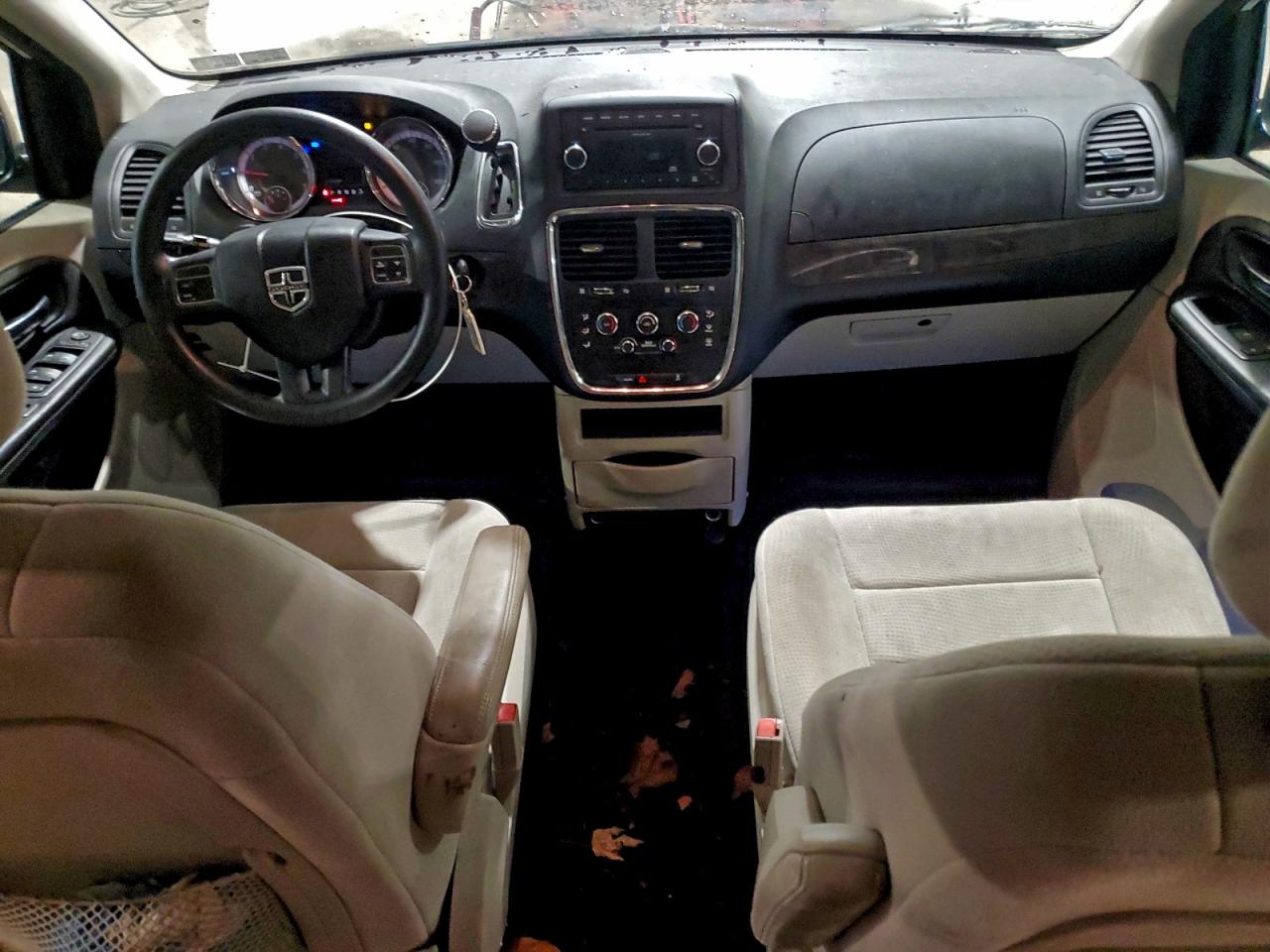 2011 DODGE GRAND CARAVAN MAINSTREET photo 8