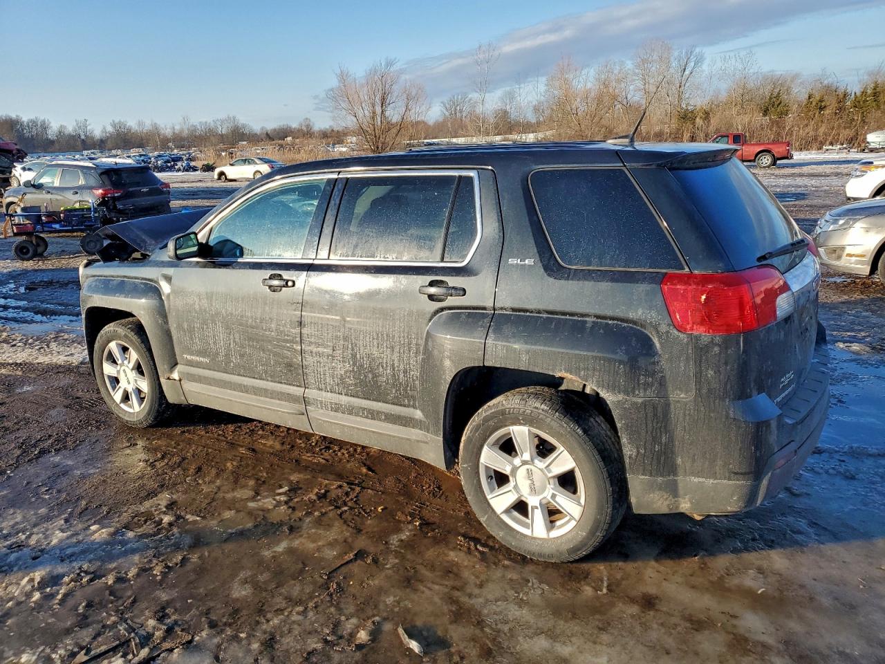 2013 GMC TERRAIN SLE photo 2