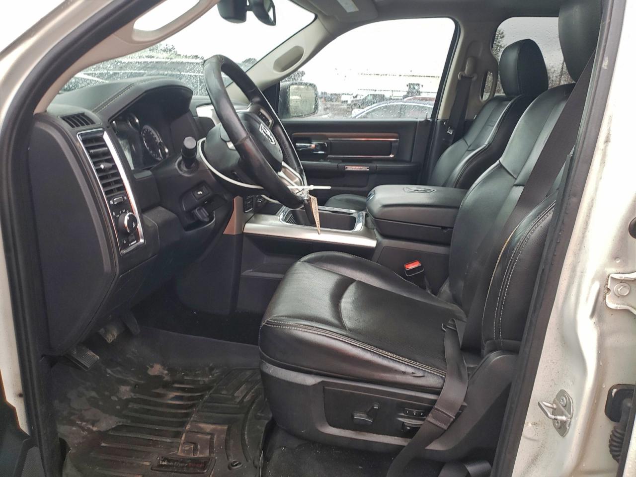 2017 RAM 1500 LARAMIE photo 7
