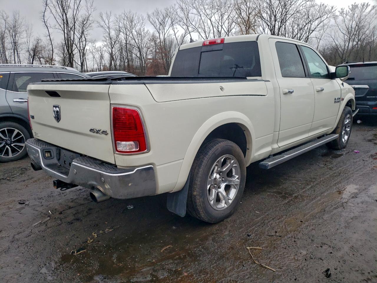 2017 RAM 1500 LARAMIE photo 3