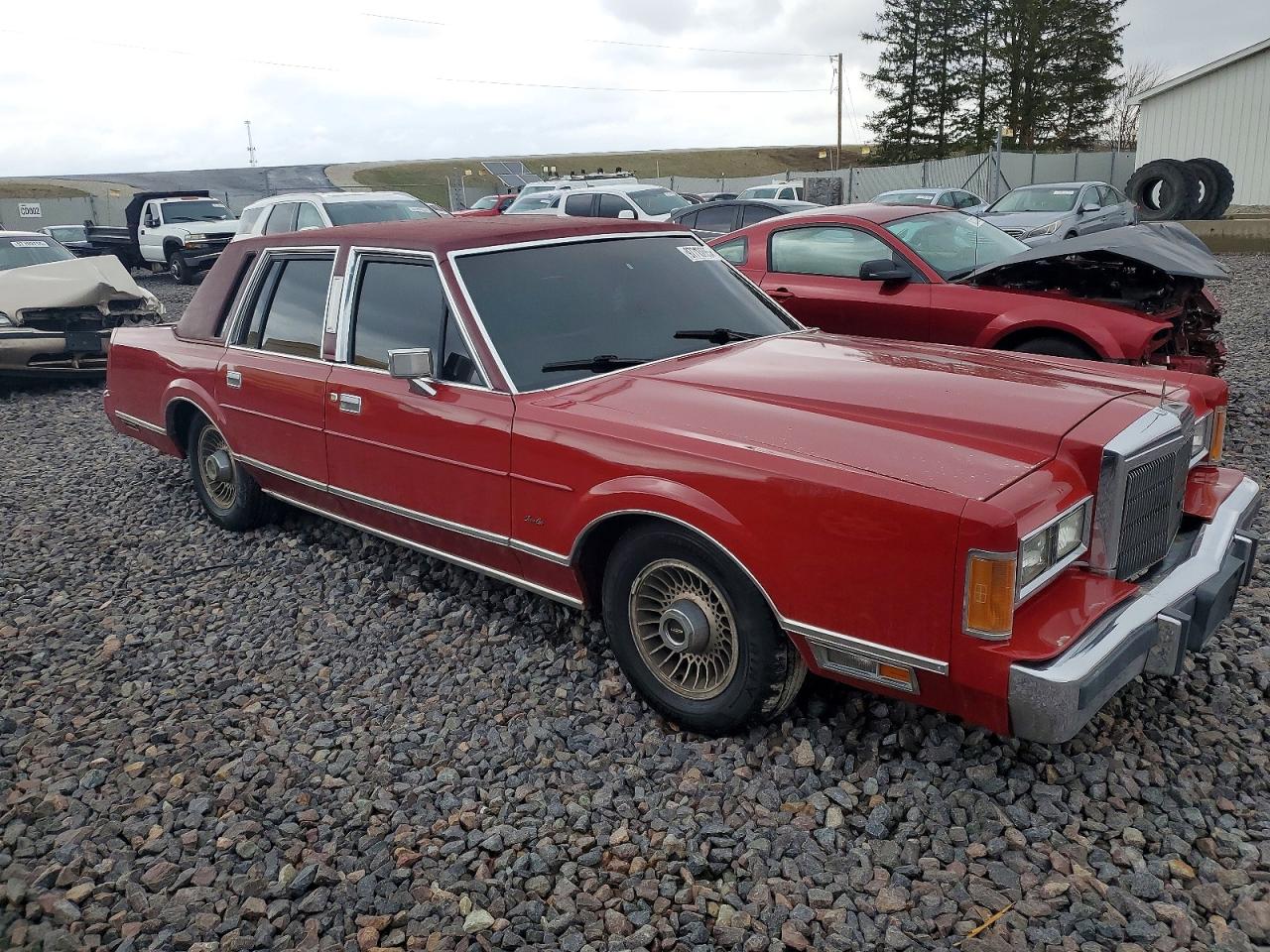 1989 LINCOLN TOWN CAR photo 4