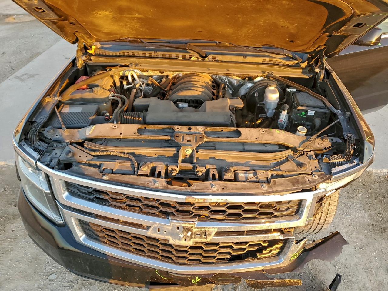2018 CHEVROLET SUBURBAN K1500 LT photo 12