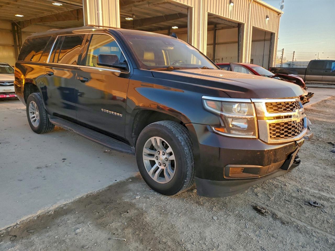 2018 CHEVROLET SUBURBAN K1500 LT photo 4