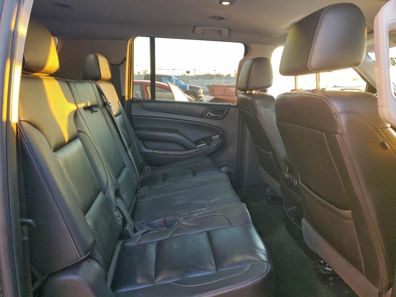 2018 CHEVROLET SUBURBAN K1500 LT photo 11