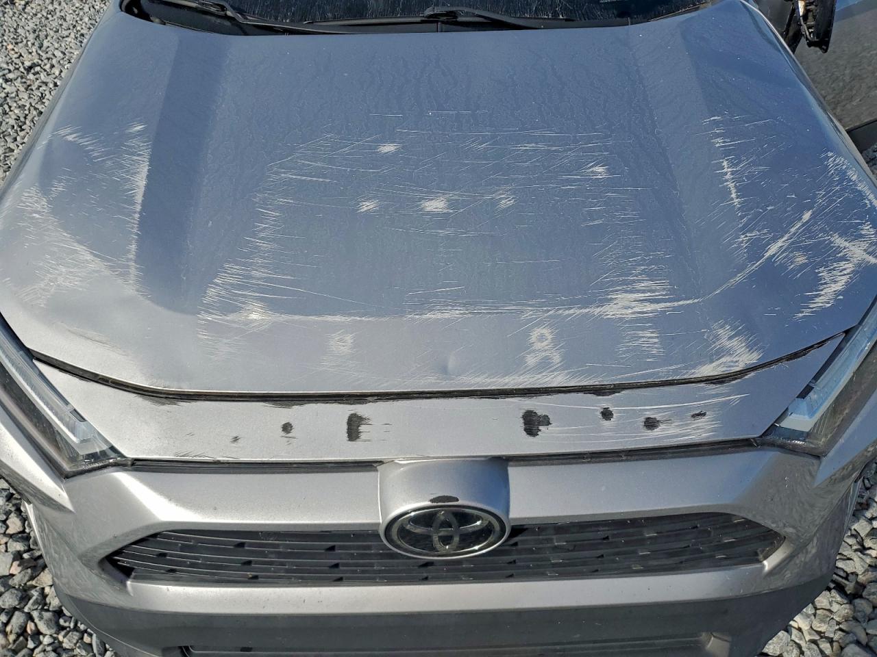 2022 TOYOTA RAV4 XLE photo 12