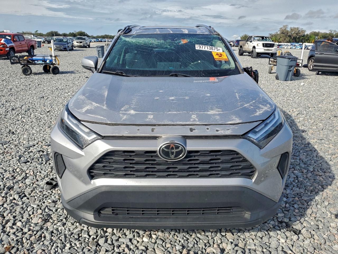 2022 TOYOTA RAV4 XLE photo 5
