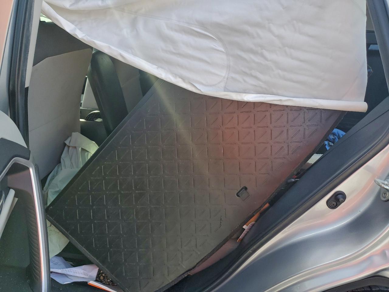2022 TOYOTA RAV4 XLE photo 11