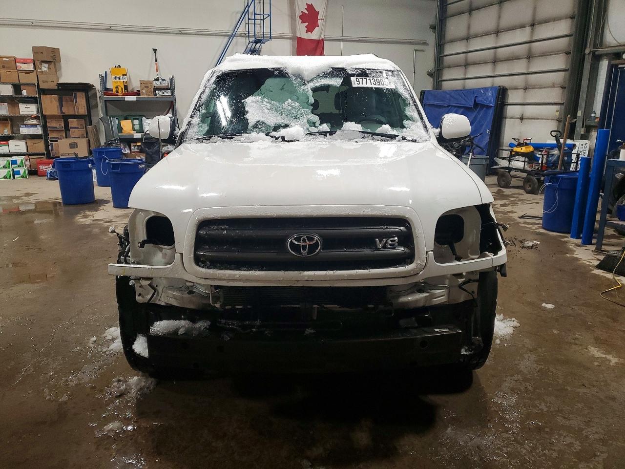 2004 TOYOTA SEQUOIA SR5 photo 5