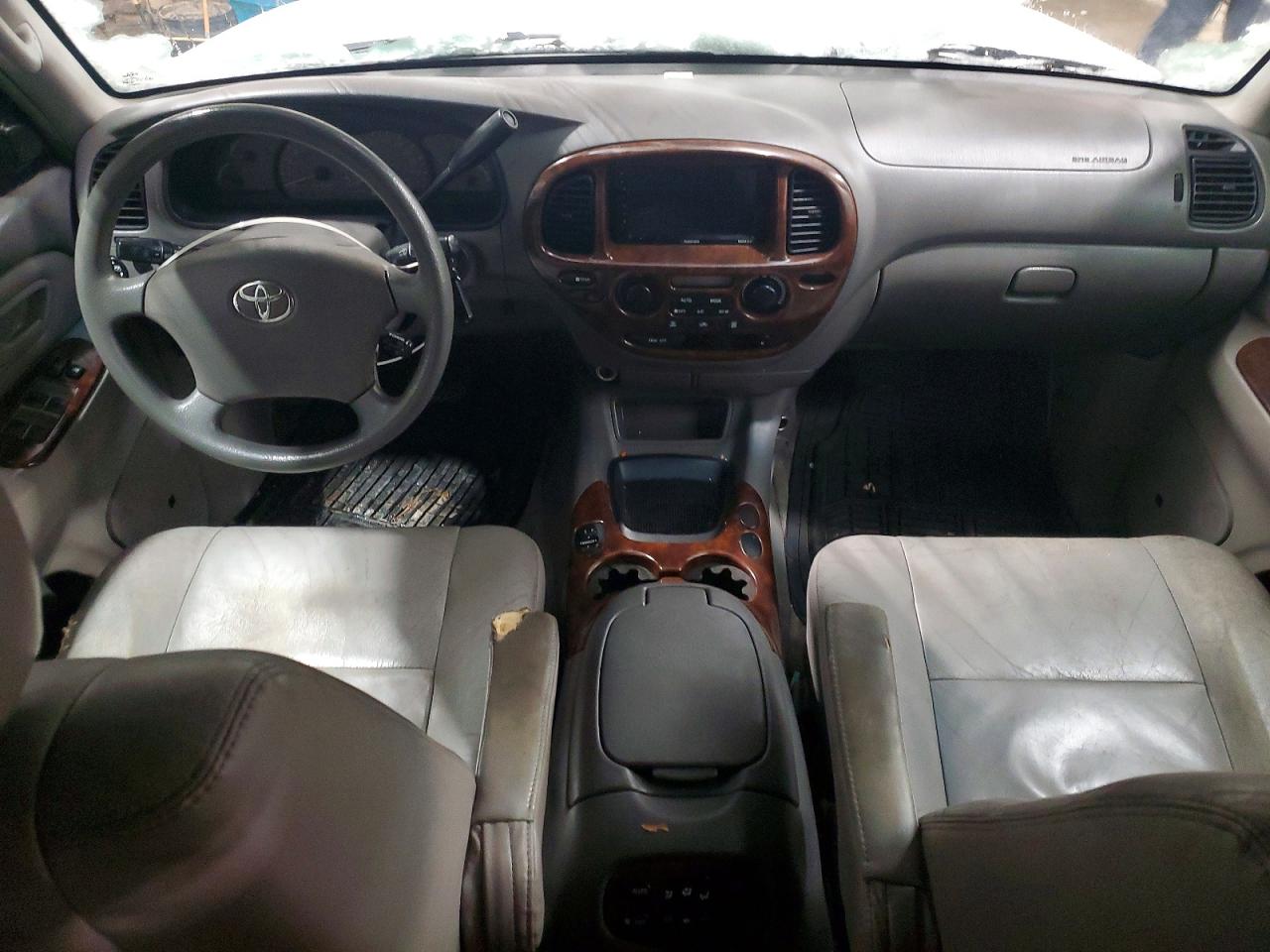 2004 TOYOTA SEQUOIA SR5 photo 8