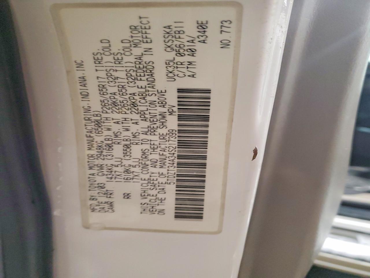 2004 TOYOTA SEQUOIA SR5 photo 14