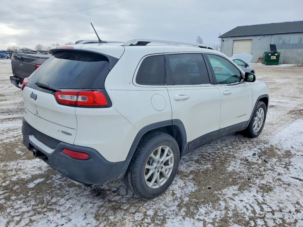 2015 JEEP CHEROKEE LATITUDE photo 3