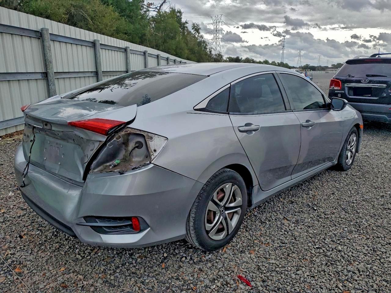 2016 HONDA CIVIC LX photo 3