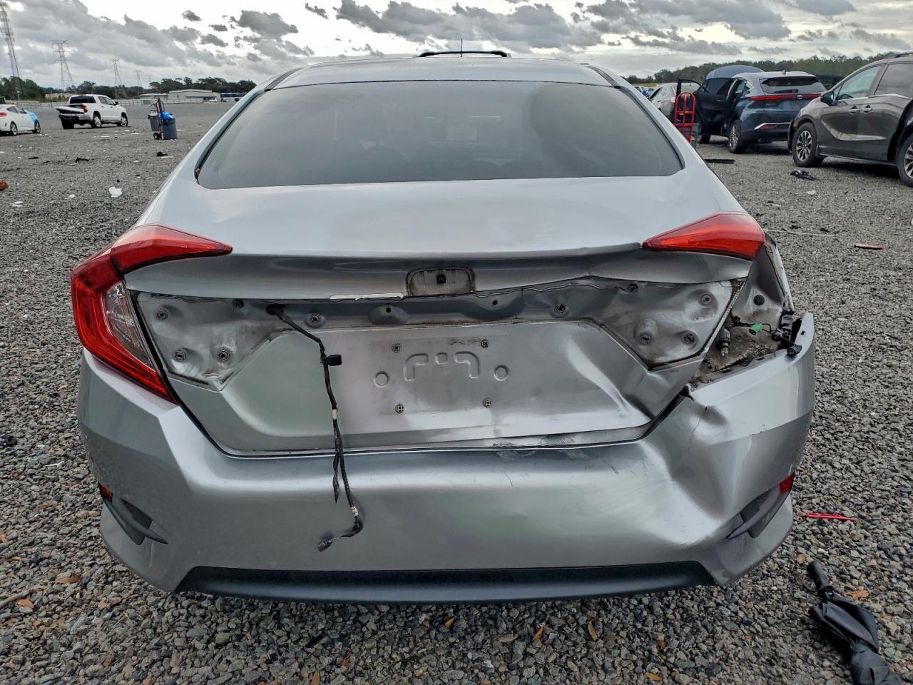 2016 HONDA CIVIC LX photo 6