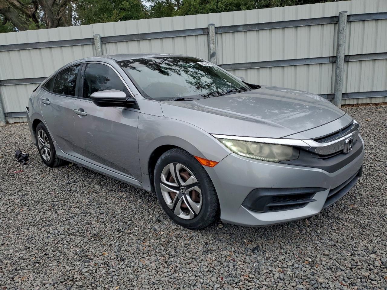2016 HONDA CIVIC LX photo 4
