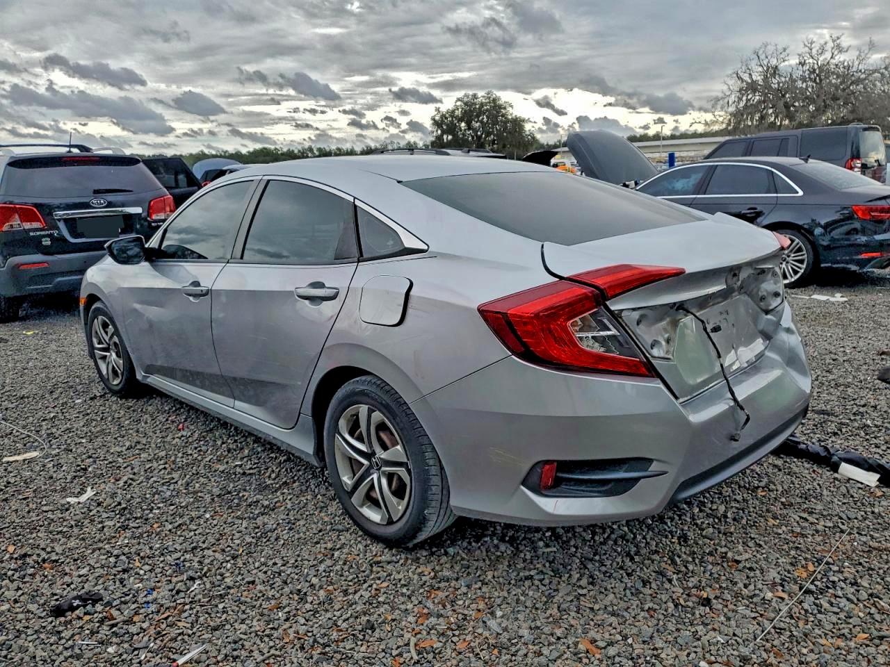 2016 HONDA CIVIC LX photo 2