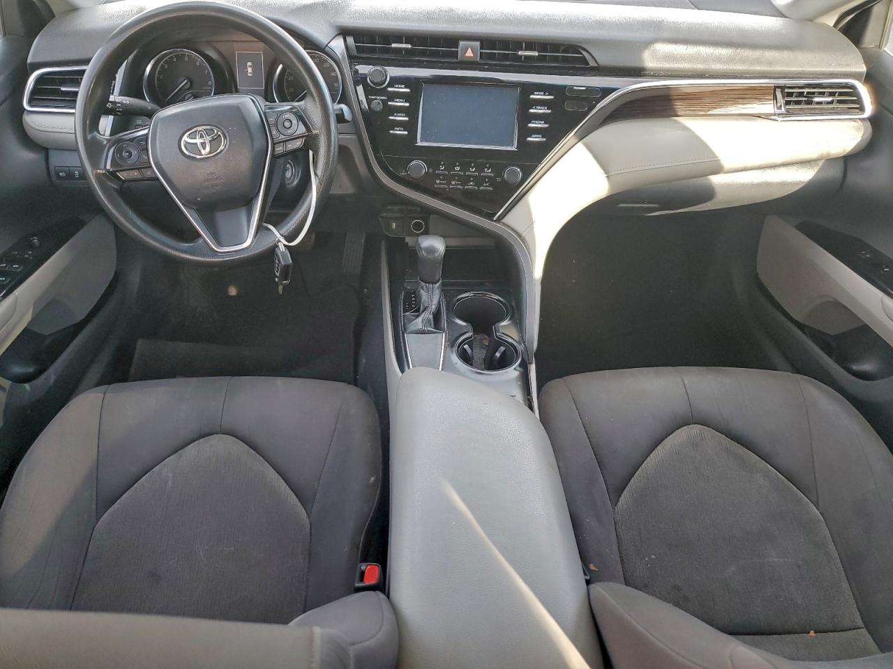 2018 TOYOTA CAMRY L photo 8