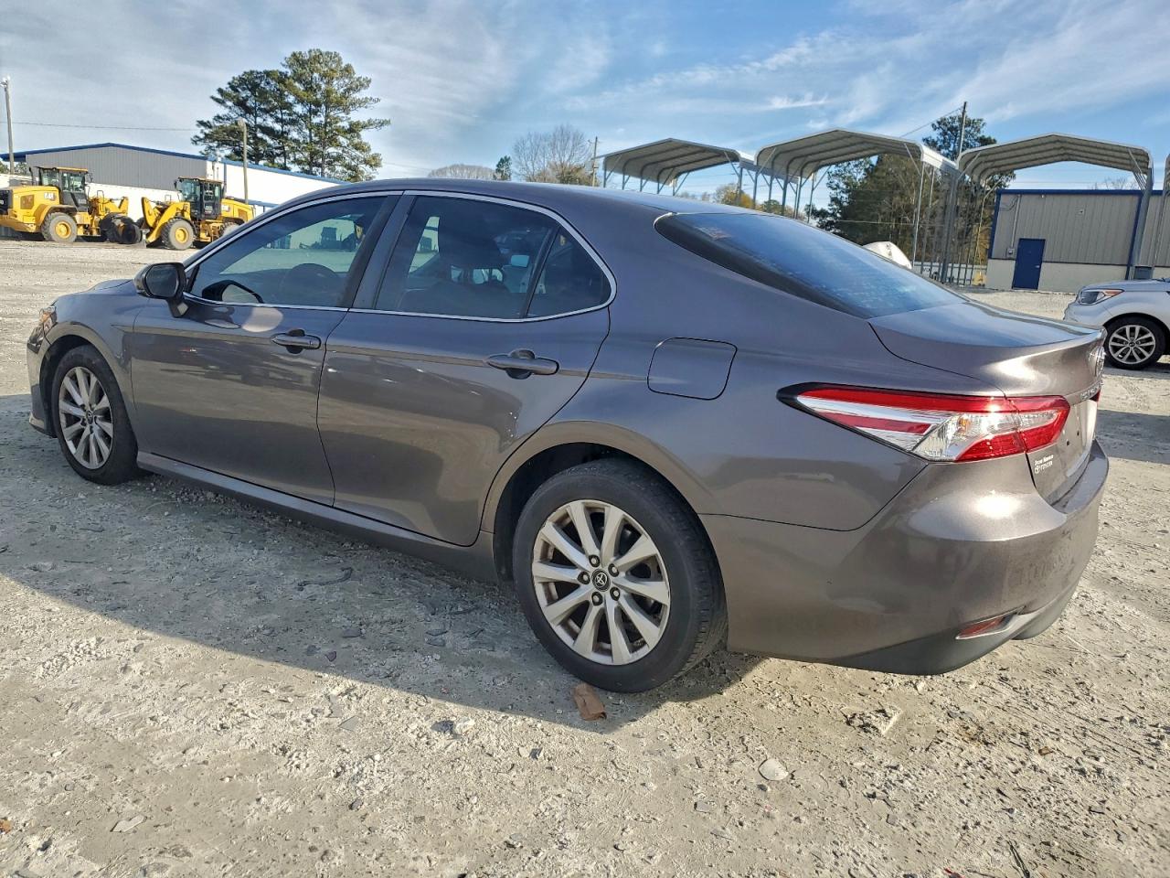 2018 TOYOTA CAMRY L photo 2