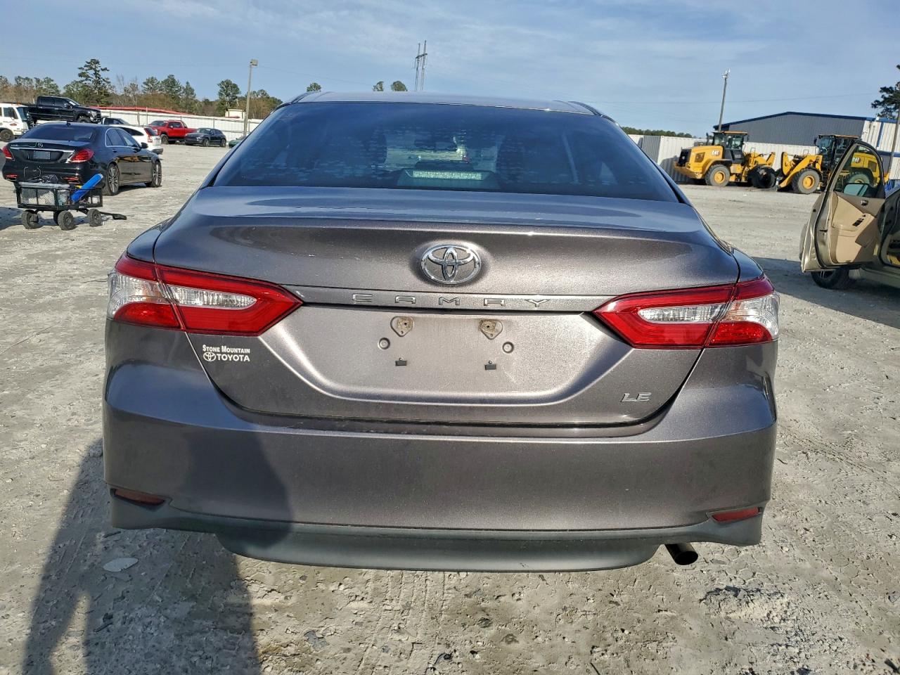 2018 TOYOTA CAMRY L photo 6