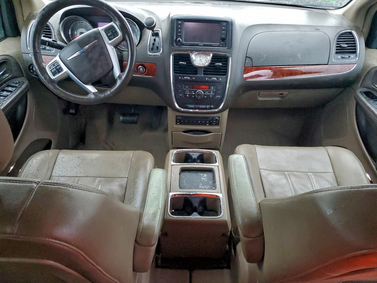 2013 CHRYSLER TOWN & COUNTRY TOURING L photo 15