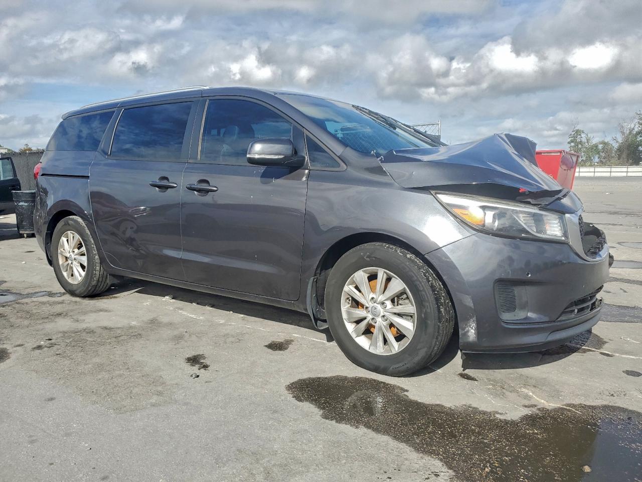 2017 KIA SEDONA LX photo 4