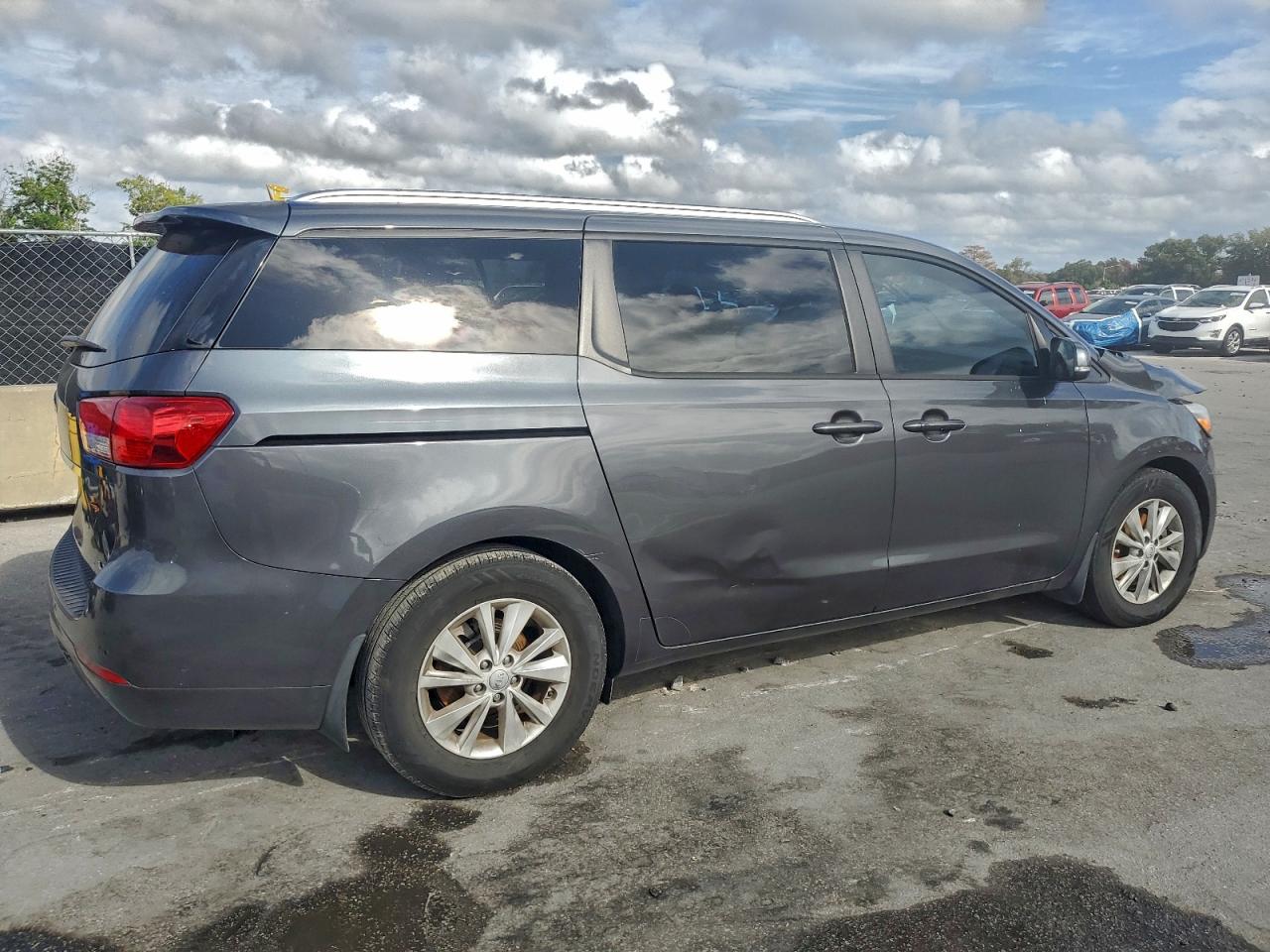 2017 KIA SEDONA LX photo 3