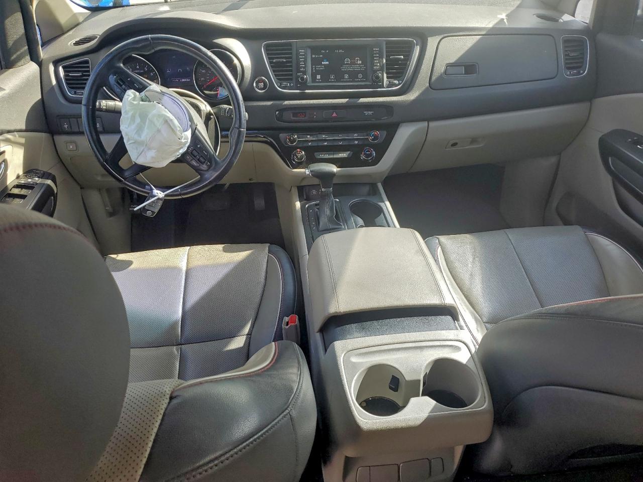 2017 KIA SEDONA LX photo 8