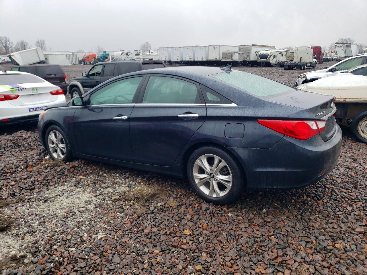 2011 HYUNDAI SONATA SE photo 3