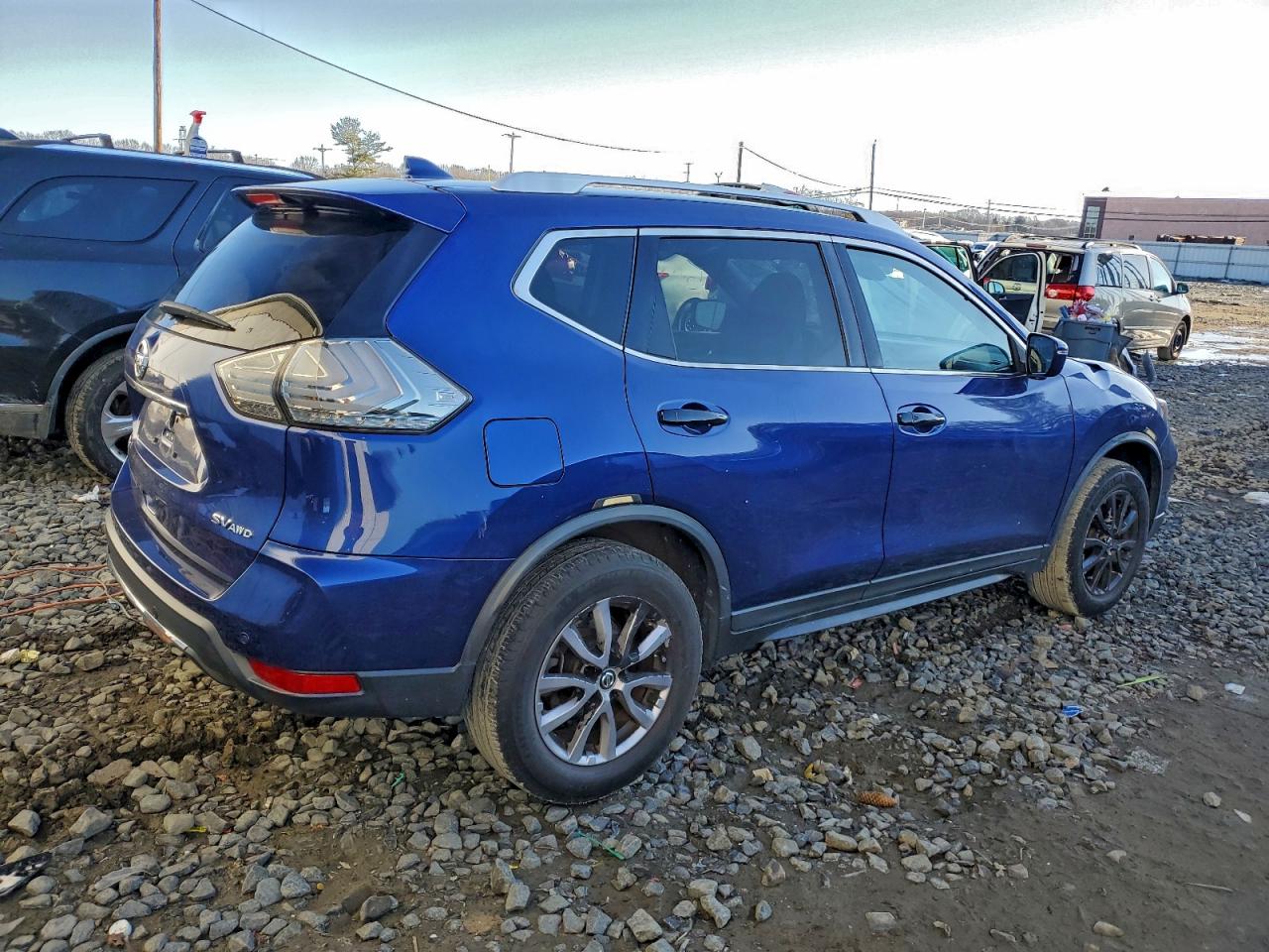 2019 NISSAN ROGUE S photo 3
