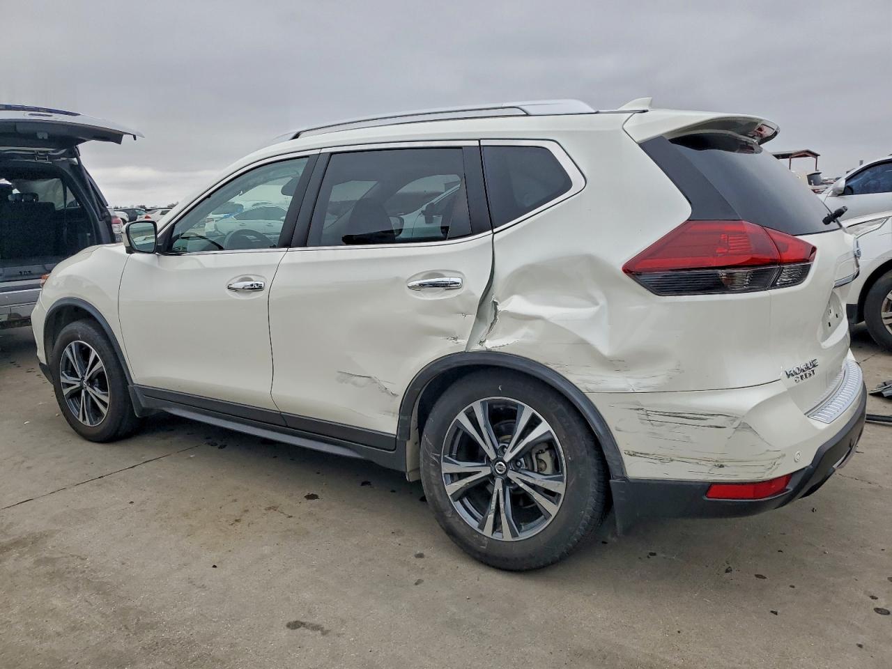 2020 NISSAN ROGUE S photo 2