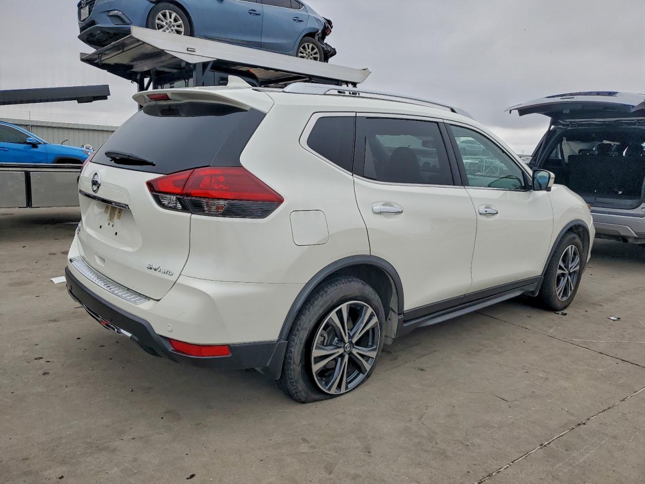 2020 NISSAN ROGUE S photo 3