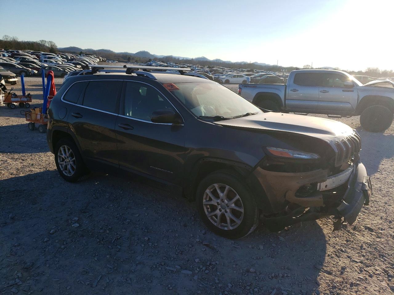 2015 JEEP CHEROKEE LATITUDE photo 4