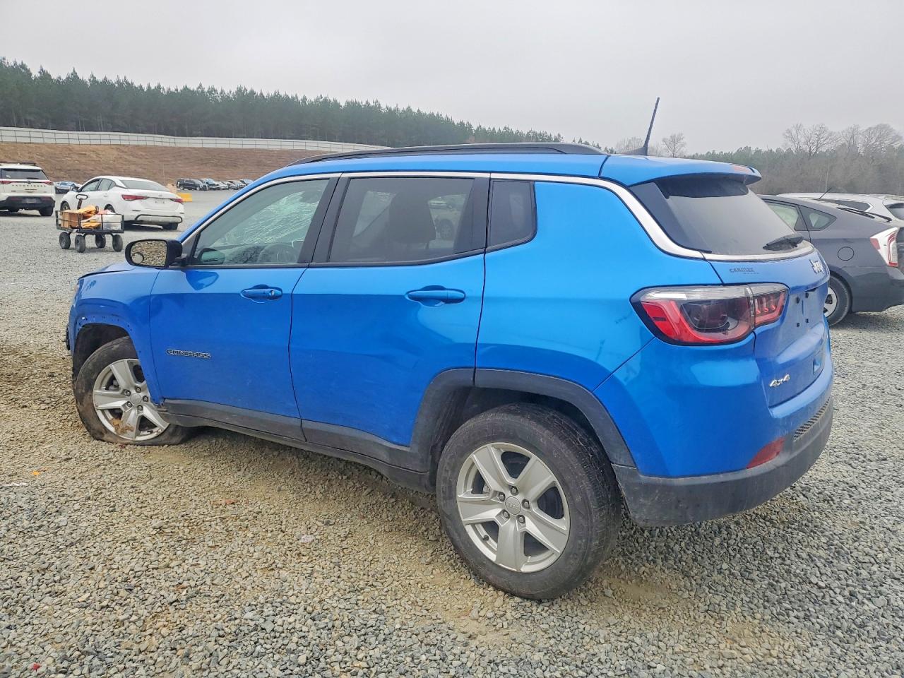 2022 JEEP COMPASS LATITUDE photo 2