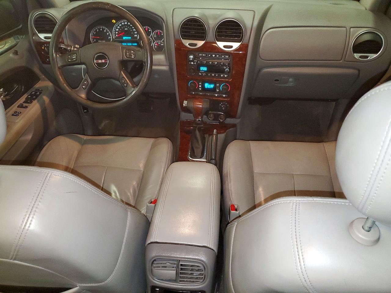 2005 GMC ENVOY photo 8