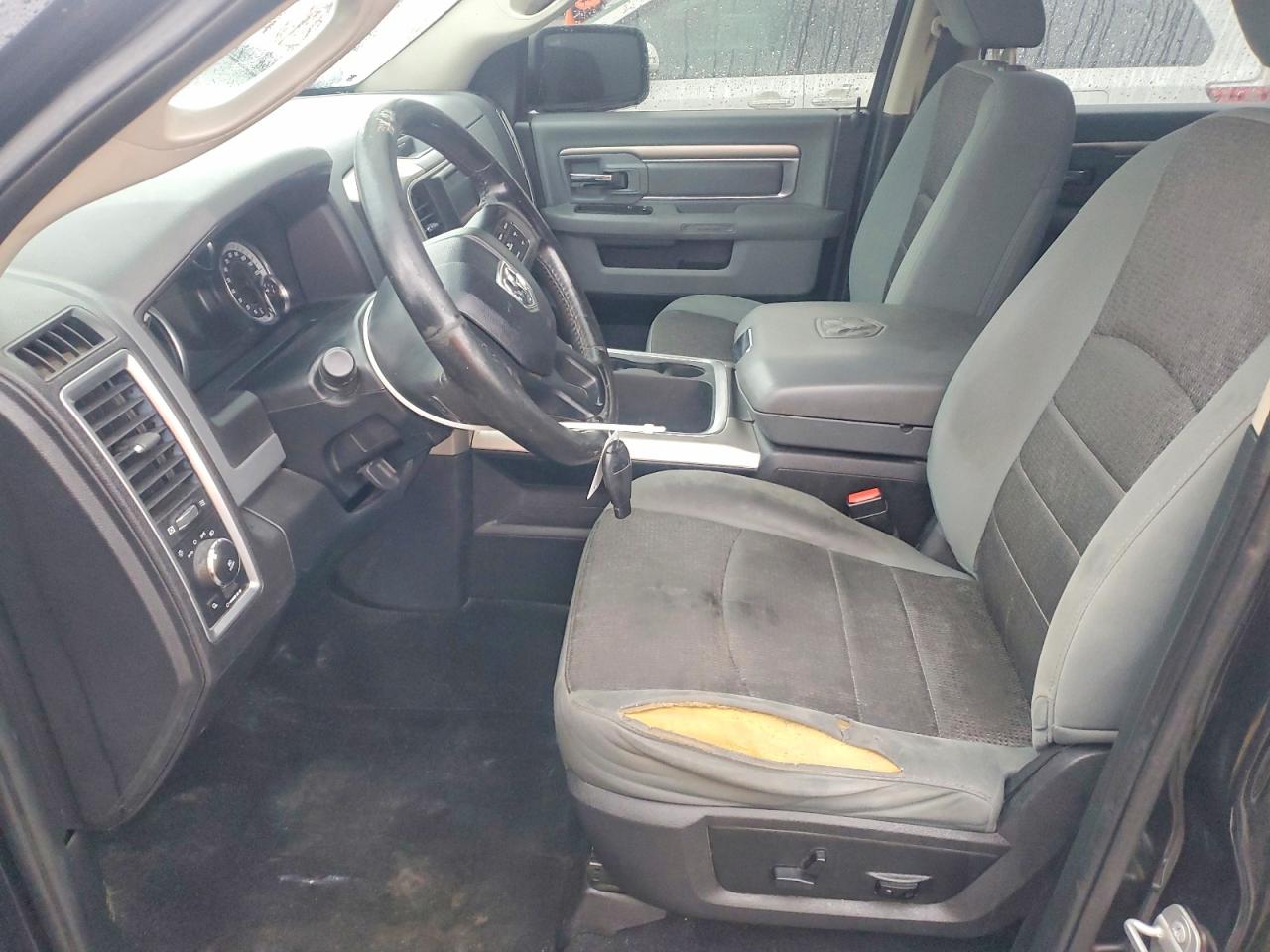 2017 RAM 1500 SLT photo 7
