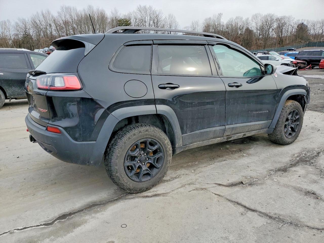 2019 JEEP CHEROKEE TRAILHAWK photo 3