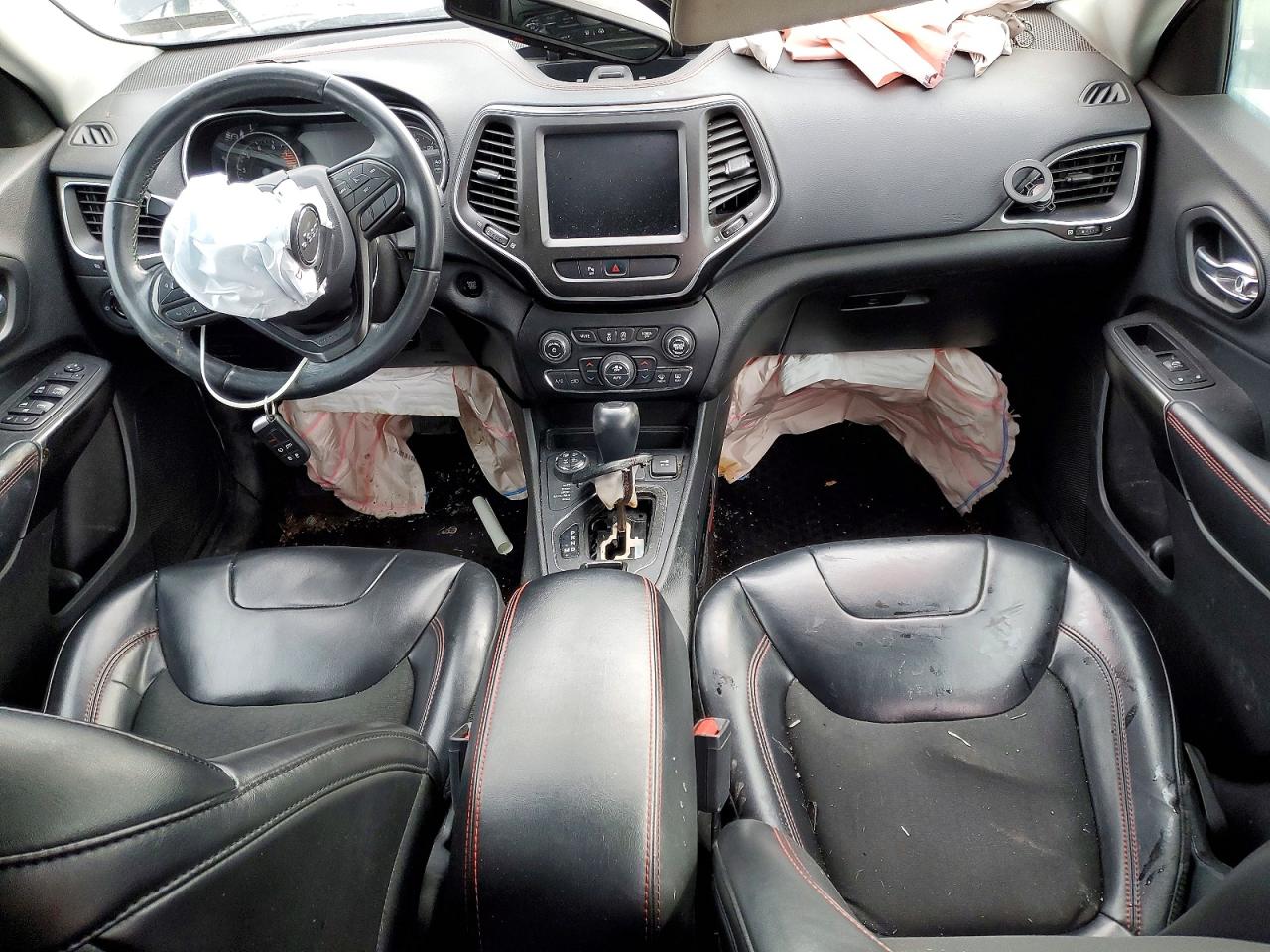 2019 JEEP CHEROKEE TRAILHAWK photo 8