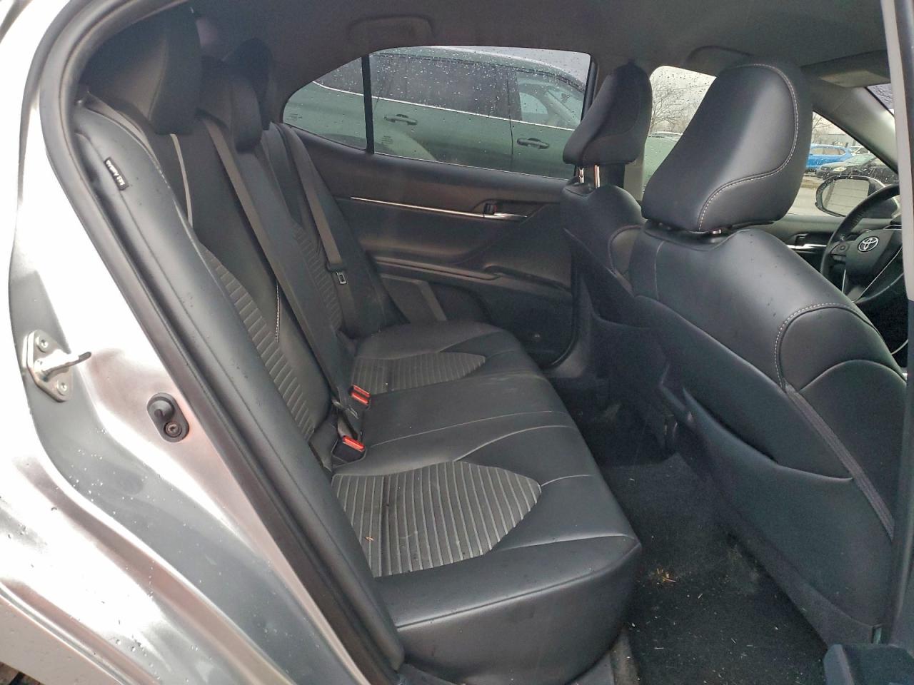 2019 TOYOTA CAMRY L photo 10