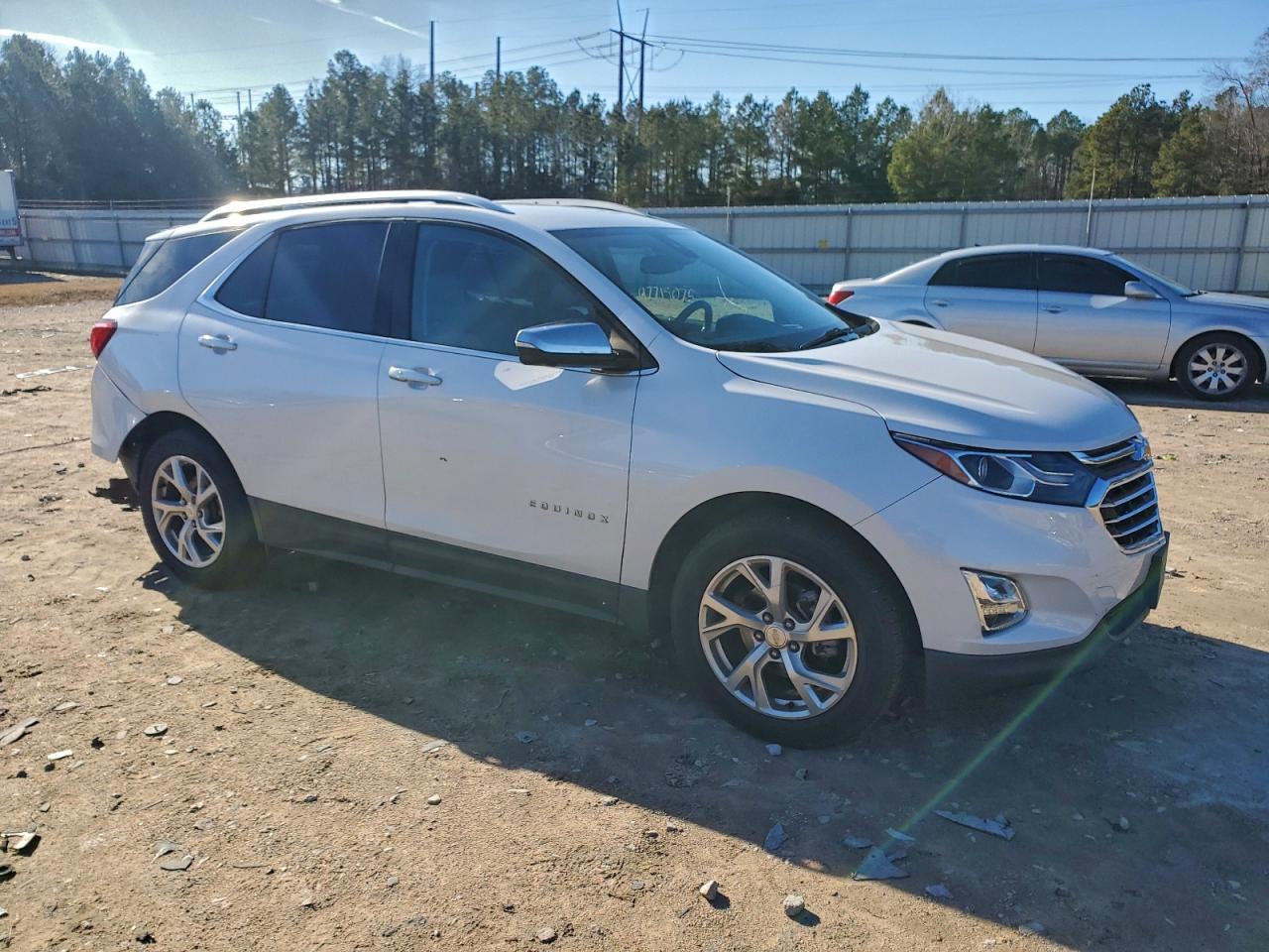 2020 CHEVROLET EQUINOX PREMIER photo 4