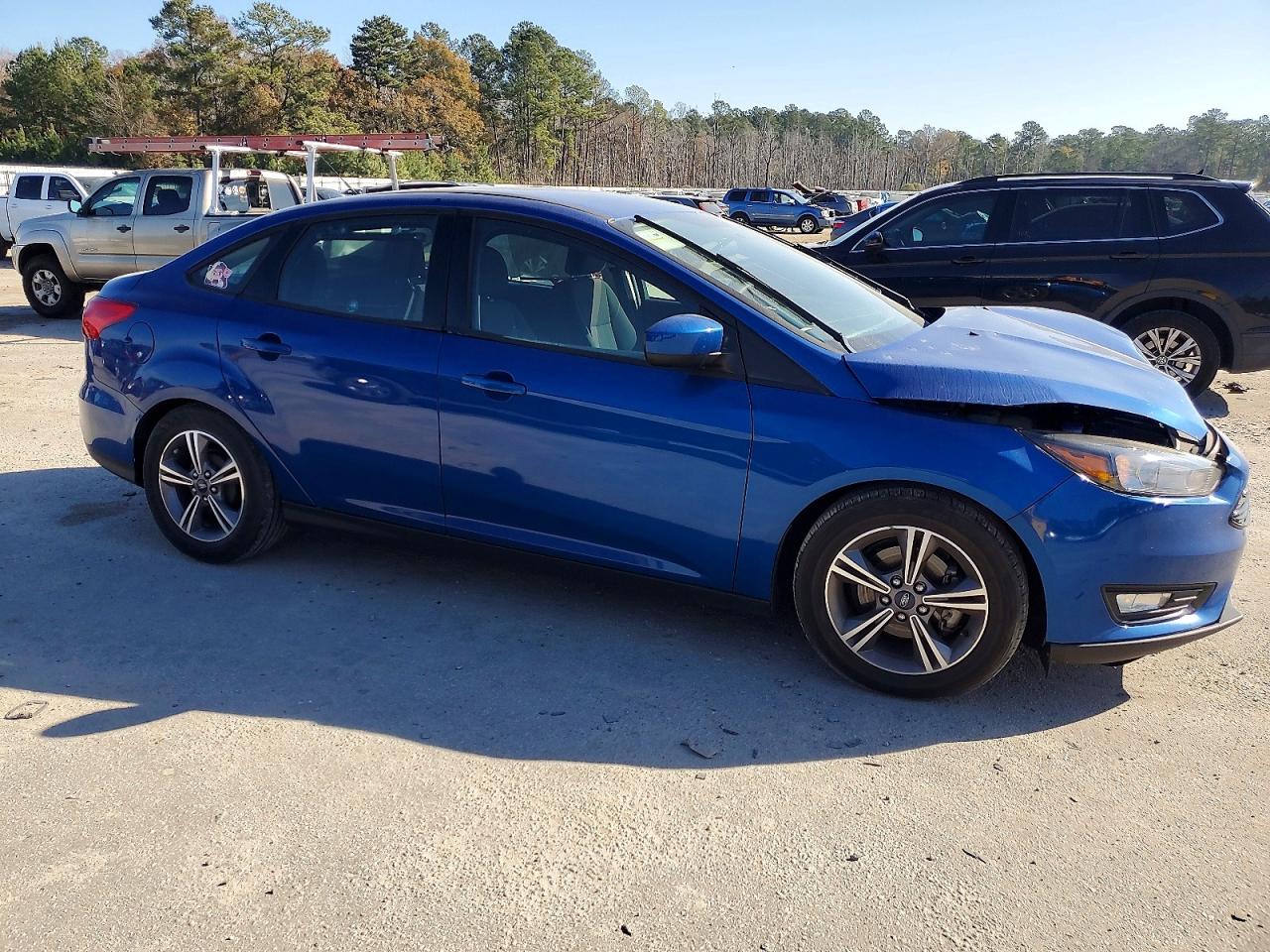 2018 FORD FOCUS SE photo 4