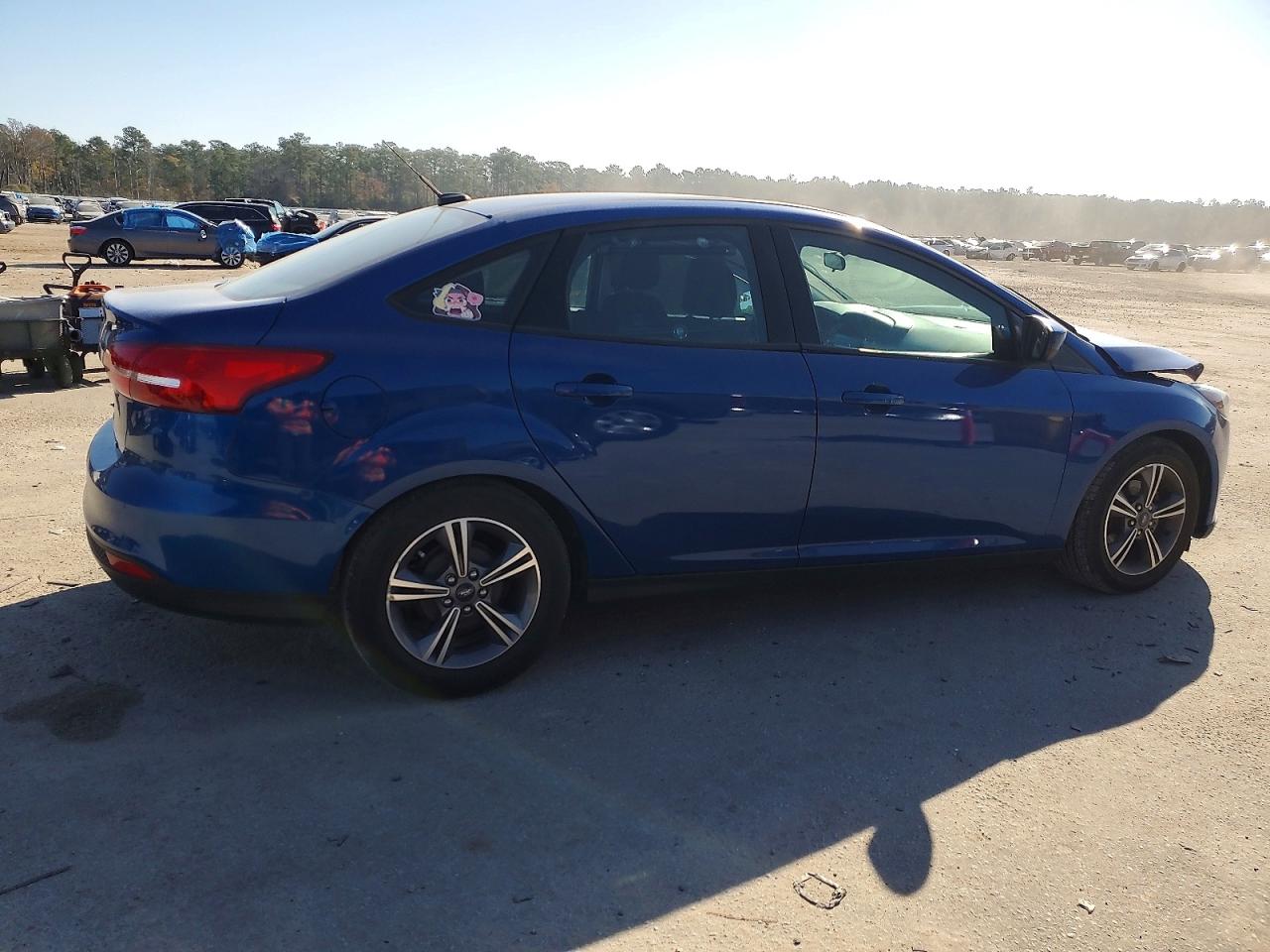 2018 FORD FOCUS SE photo 3