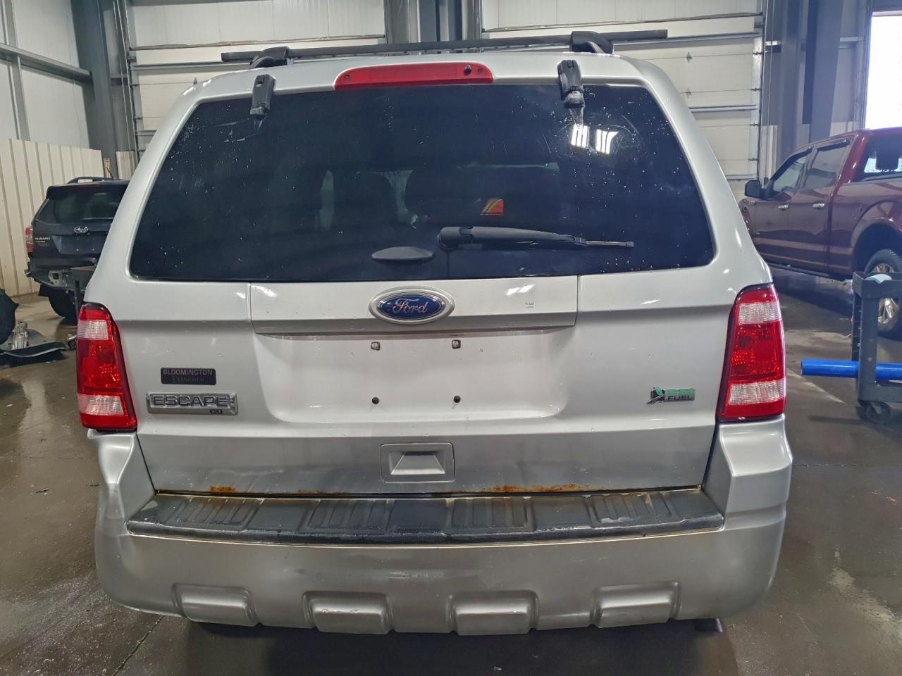 2011 FORD ESCAPE XLT photo 6