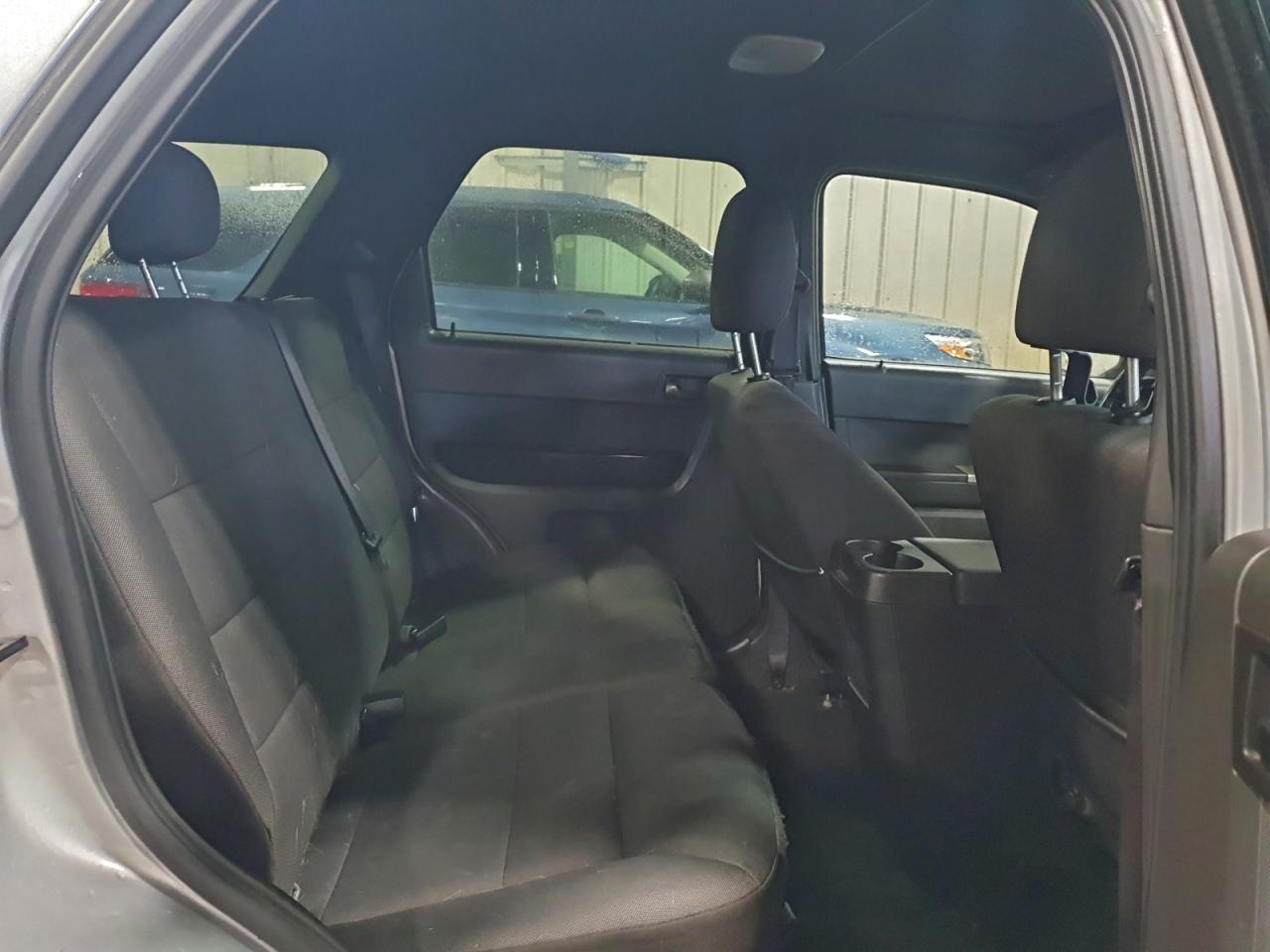 2011 FORD ESCAPE XLT photo 11