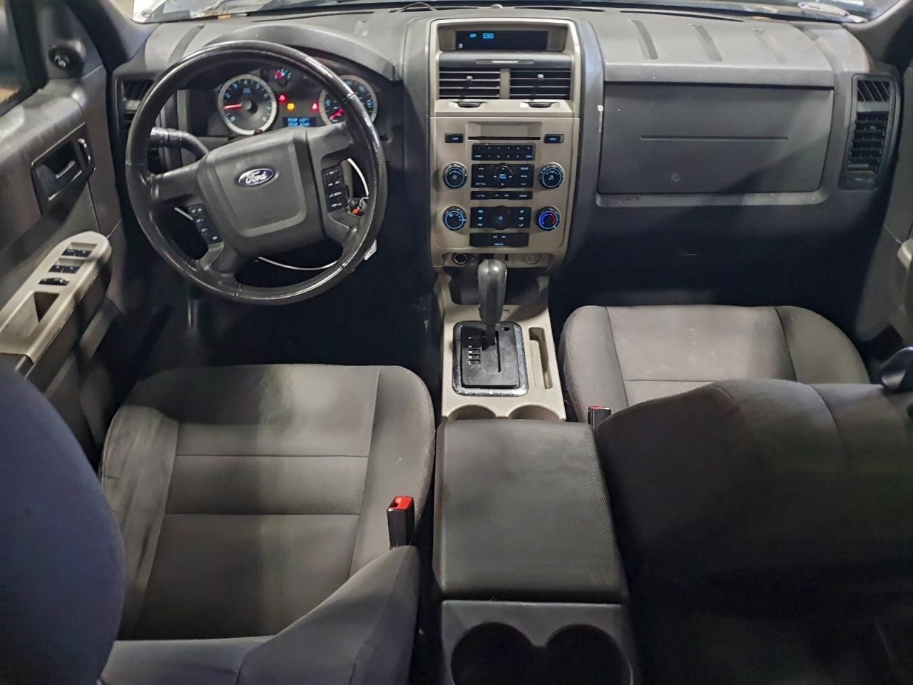 2011 FORD ESCAPE XLT photo 8