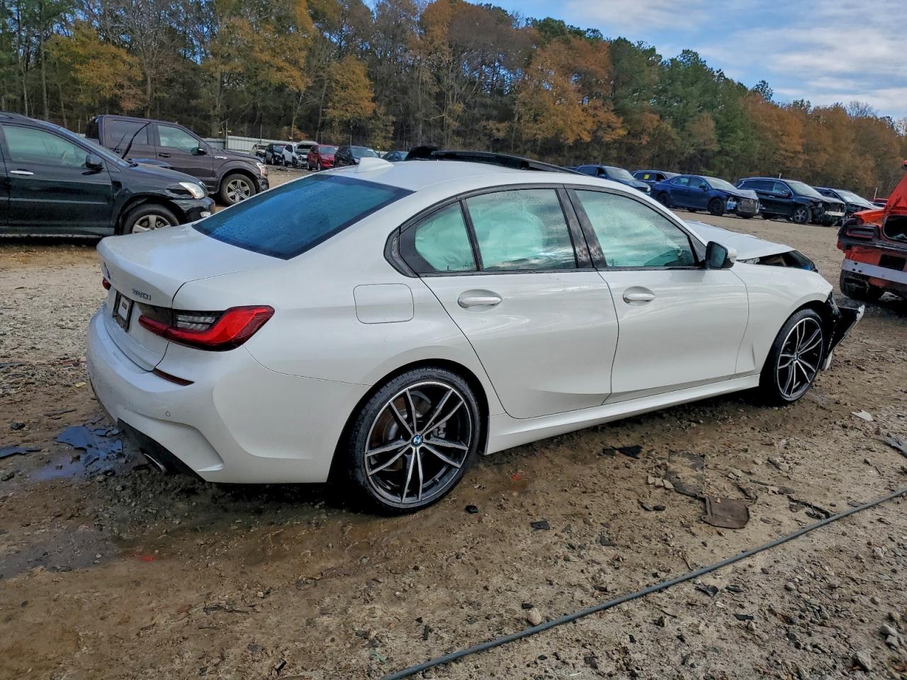 2020 BMW 330XI photo 3